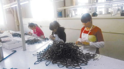 杜橋眼鏡如何逆勢突圍 從單一產品到辦公用品生態布局